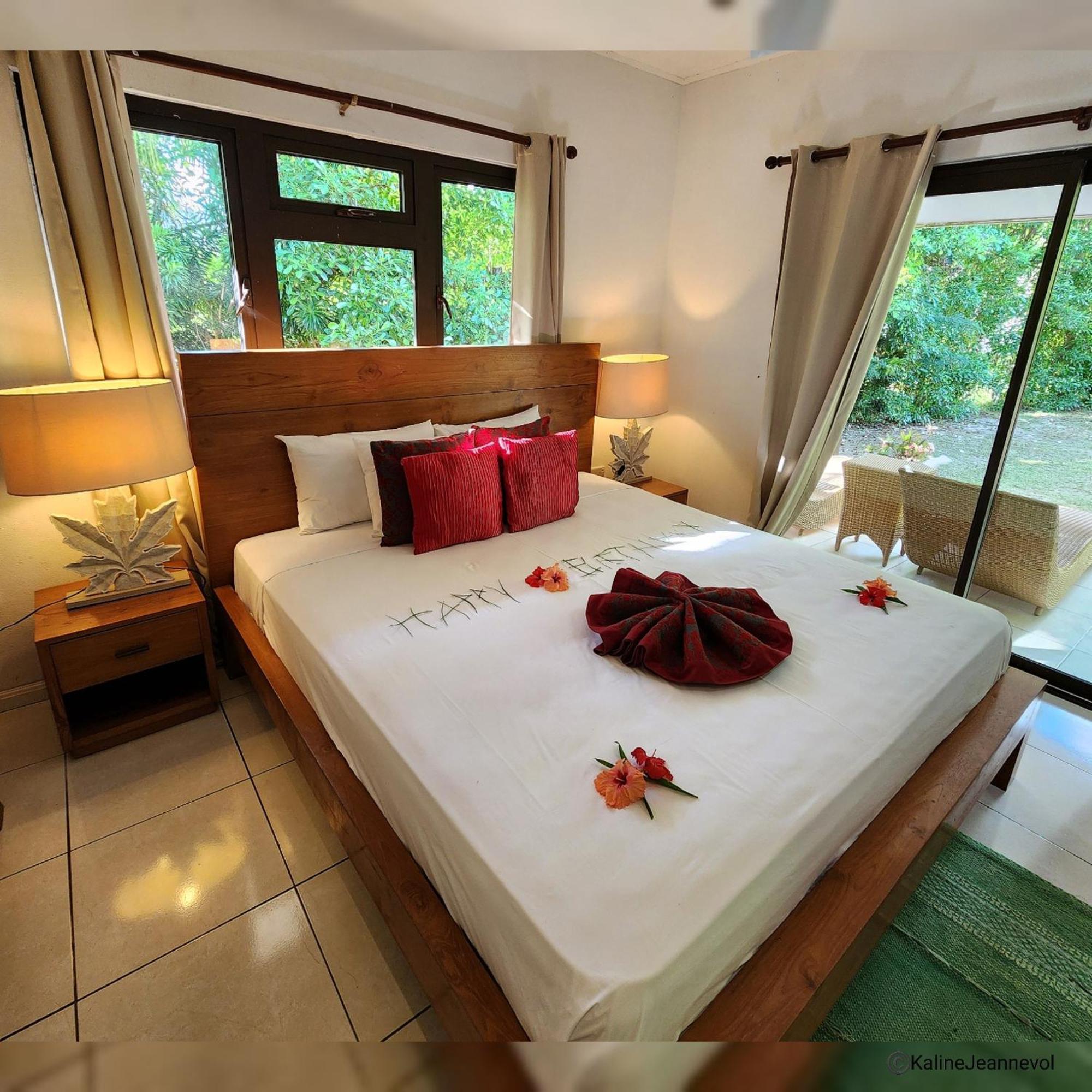 Surf Tropical Villa Takamaka Cerf Island Room photo